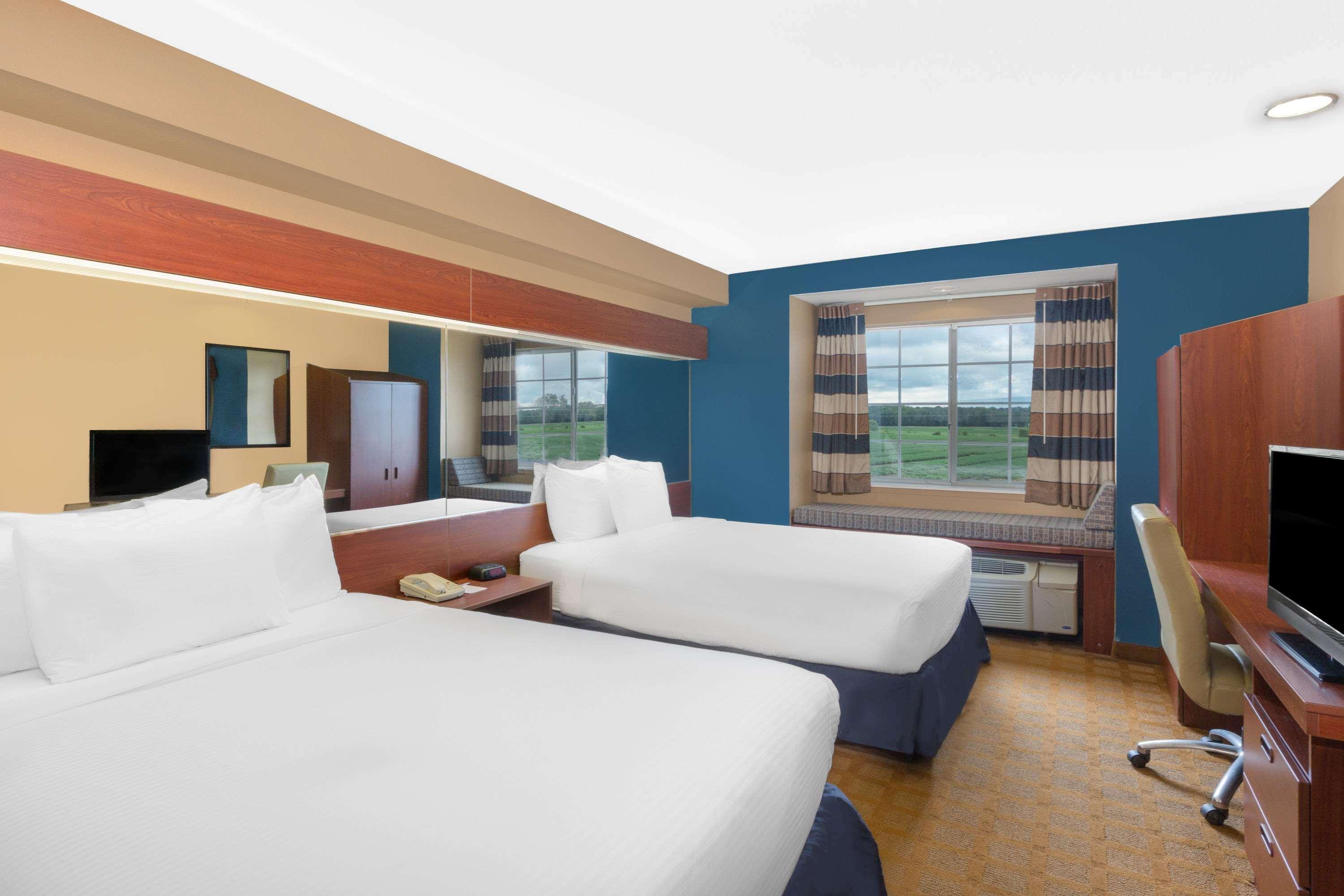 Microtel Inn & Suites By Wyndham Starkville Exterior photo