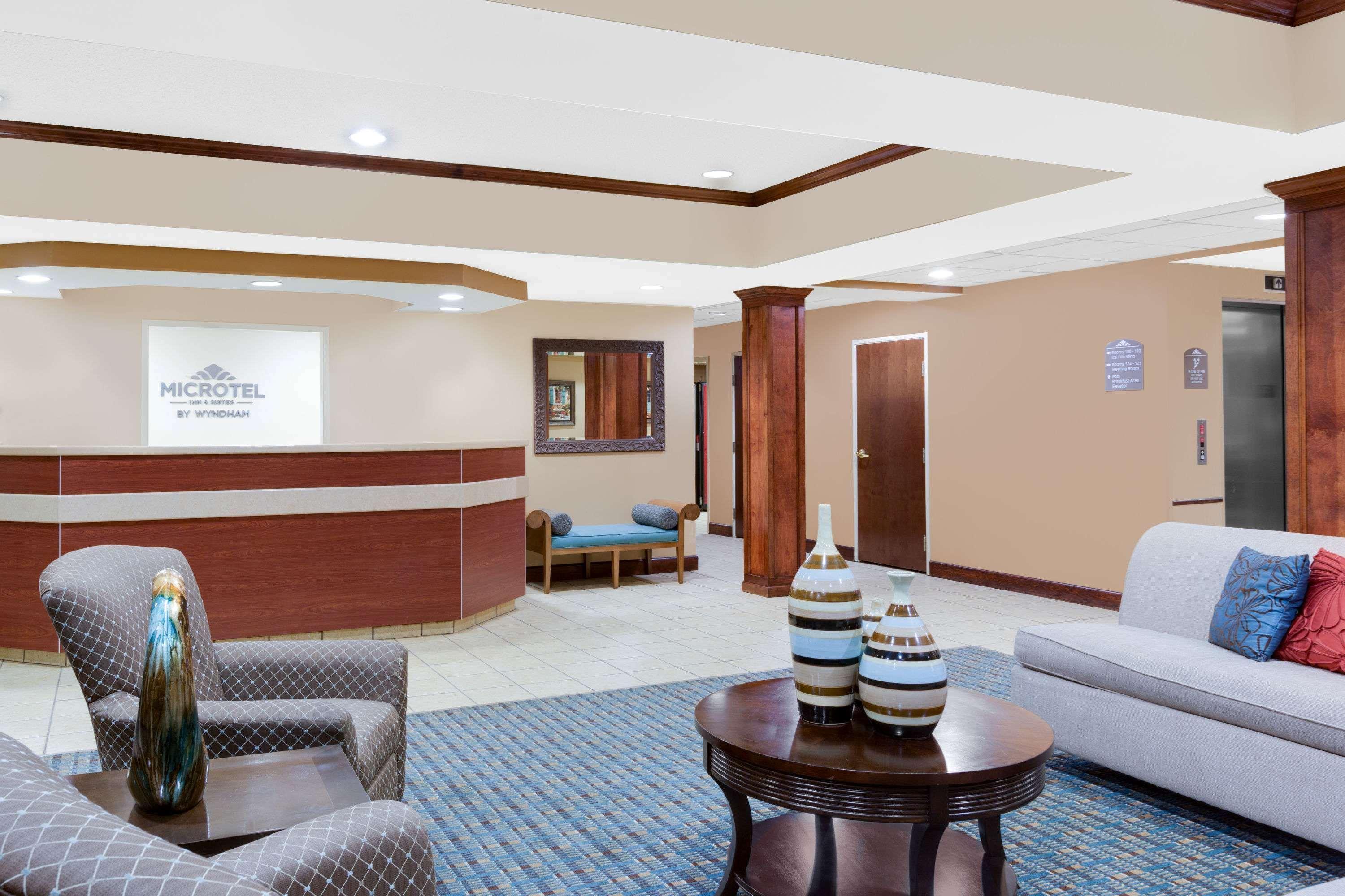 Microtel Inn & Suites By Wyndham Starkville Exterior photo