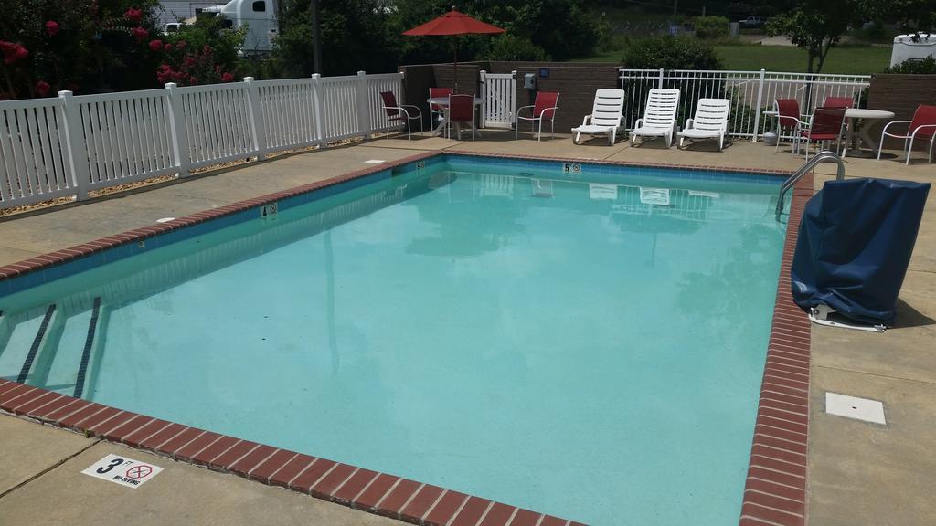 Microtel Inn & Suites By Wyndham Starkville Exterior photo