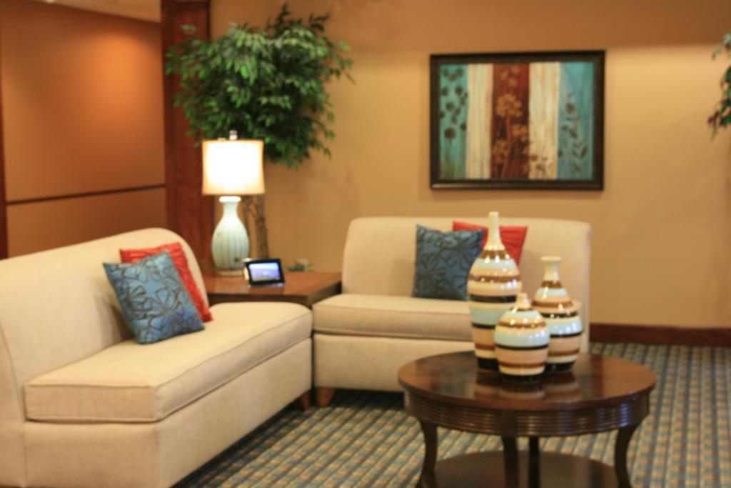 Microtel Inn & Suites By Wyndham Starkville Exterior photo
